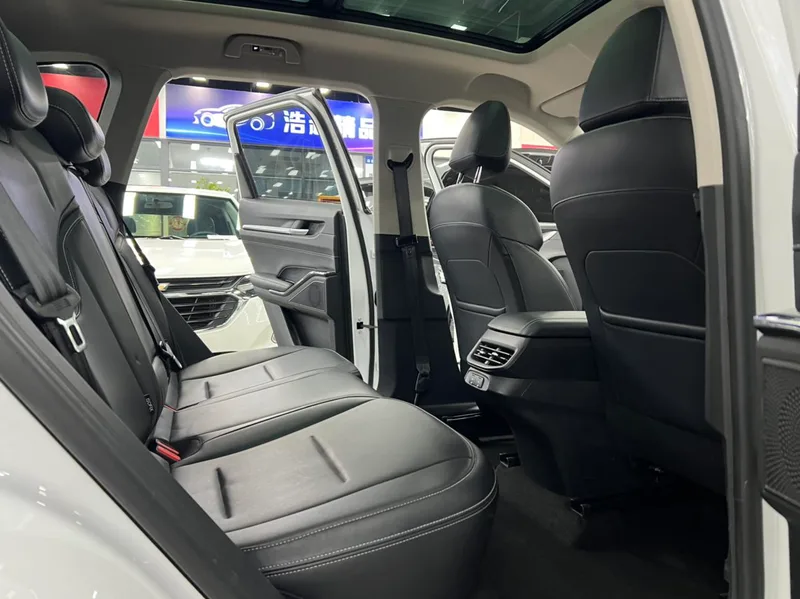 Haval H6 2021 Third generation 1.5GDIT Automatic Plus version interior photo 8 Haval H6 2021 Third generation 1.5GDIT Automatic Plus version interior photo 8