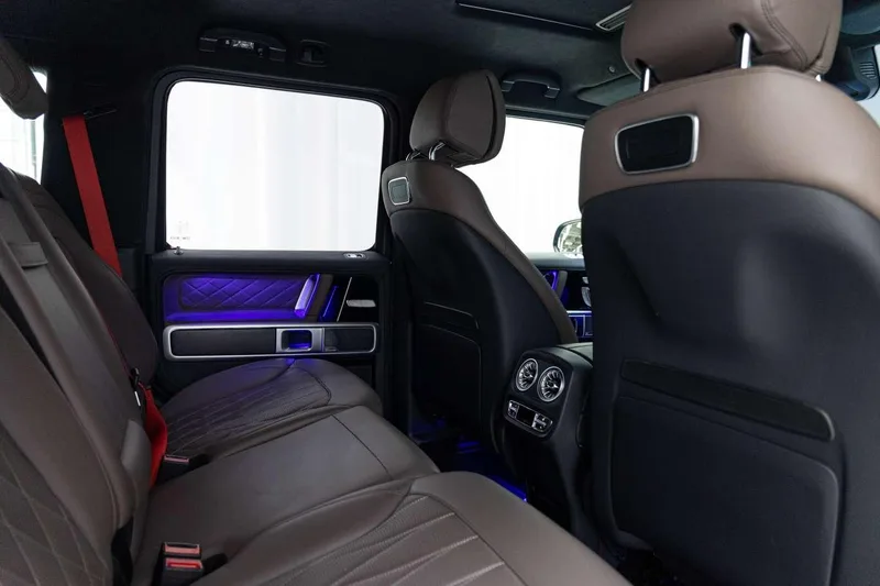 Mercedes-Benz Mercedes-AMG G-Class 2023 4.0T Automático Tracción a las cuatro ruedas 5 Asiento Importación paralela interior foto 19 Mercedes-Benz Mercedes-AMG G-Class 2023 4.0T Automático Tracción a las cuatro ruedas 5 Asiento Importación paralela interior foto 19