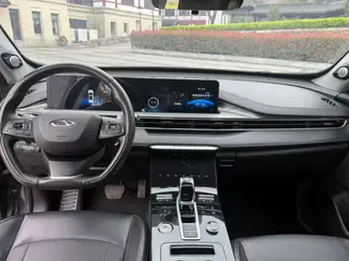 Chery Tiggo 8 PLUS 2022 290TGDI DCT Version enthousiaste intérieur photo 7 Chery Tiggo 8 PLUS 2022 290TGDI DCT Version enthousiaste intérieur photo 7