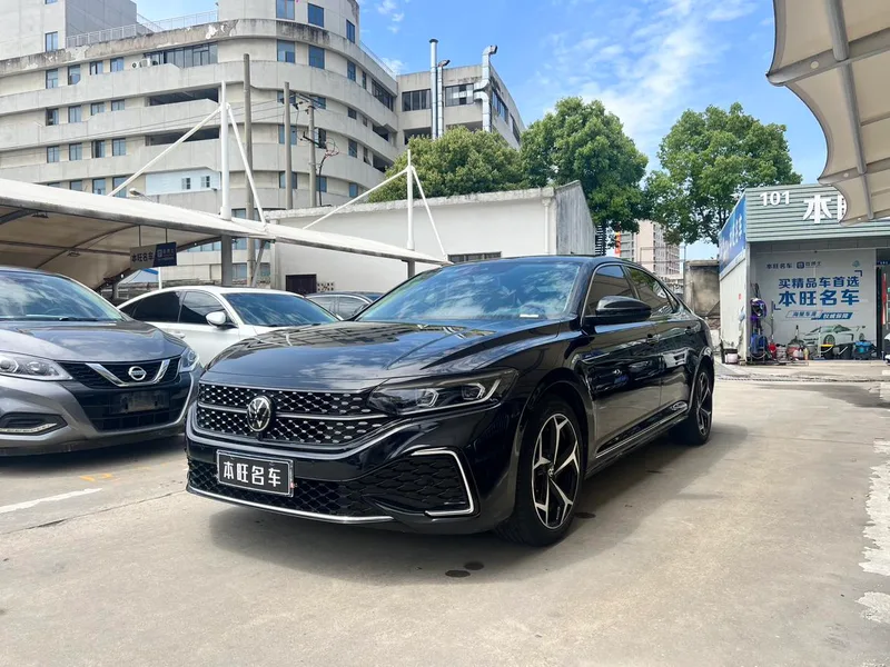 Volkswagen Passat 2024 Excepcional 380TSI Edición Starry Sky Dragon exterior foto 1 Volkswagen Passat 2024 Excepcional 380TSI Edición Starry Sky Dragon exterior foto 1