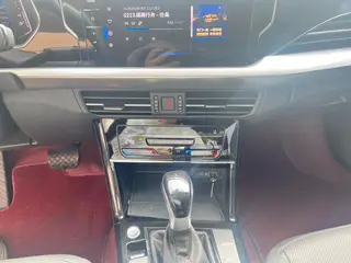 Volkswagen Passat 2024 Excepcional 380TSI Edición Starry Sky Dragon interior foto 11 Volkswagen Passat 2024 Excepcional 380TSI Edición Starry Sky Dragon interior foto 11