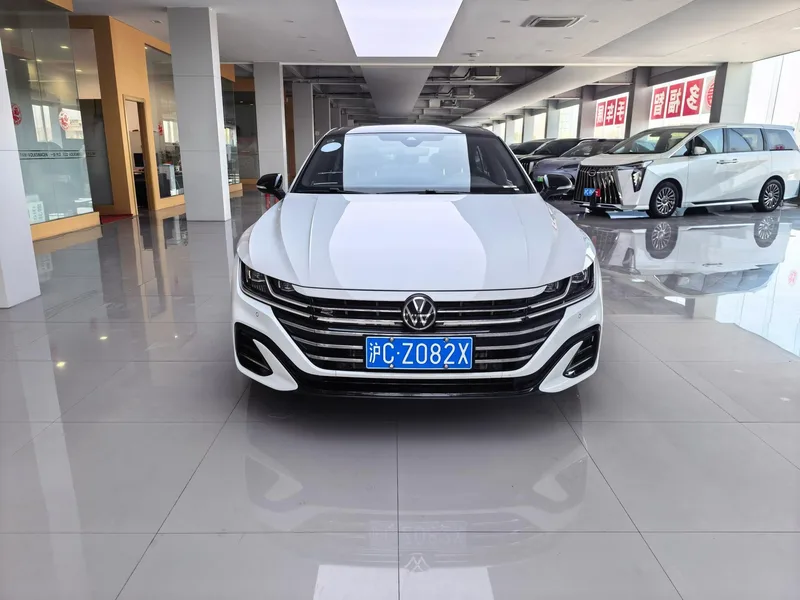 Volkswagen CC 2024 380TSI Version accrocheuse extérieur photo 2 Volkswagen CC 2024 380TSI Version accrocheuse extérieur photo 2