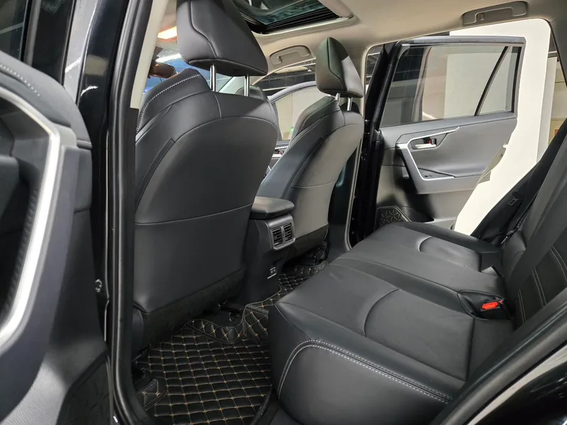 Toyota Wildlander 2022 2.0L Tracción a dos ruedas de lujo PLUS Edición interior foto 6 Toyota Wildlander 2022 2.0L Tracción a dos ruedas de lujo PLUS Edición interior foto 6