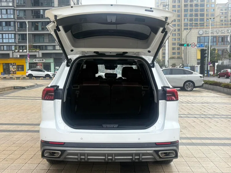 Chery Tiggo 8 Pro 2024 Champion Edition 290T Two-wheel Drive Peak Edition 7 seat interior photo 7 Chery Tiggo 8 Pro 2024 Champion Edition 290T Two-wheel Drive Peak Edition 7 seat interior photo 7