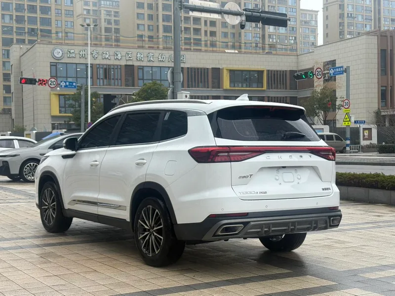 Chery Tiggo 8 Pro 2024 Champion Edition 290T Two-wheel Drive Peak Edition 7 seat interior photo 9 Chery Tiggo 8 Pro 2024 Champion Edition 290T Two-wheel Drive Peak Edition 7 seat interior photo 9