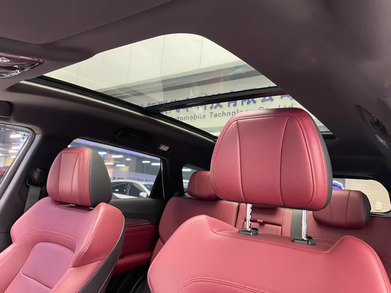 Jetour X70 PLUS 2022 1.6T DCT Tierra Pro 7 Asiento interior foto 13 Jetour X70 PLUS 2022 1.6T DCT Tierra Pro 7 Asiento interior foto 13