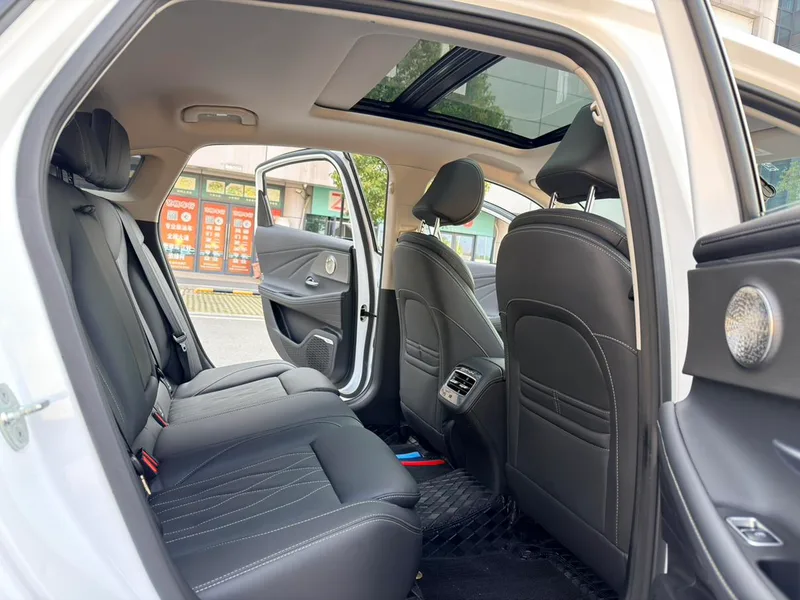 Chery Arrizo 8 2024 1.6TGDI DCT Sagesse intérieur photo 10 Chery Arrizo 8 2024 1.6TGDI DCT Sagesse intérieur photo 10