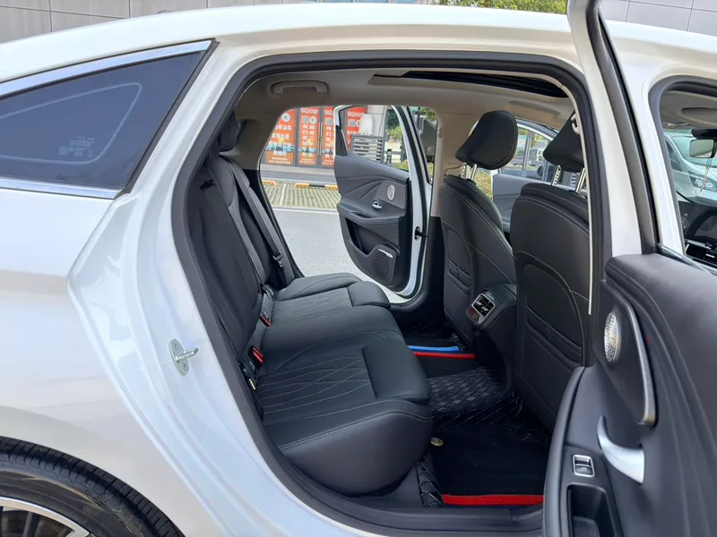 Chery Arrizo 8 2024 1.6TGDI DCT Sagesse intérieur photo 13 Chery Arrizo 8 2024 1.6TGDI DCT Sagesse intérieur photo 13