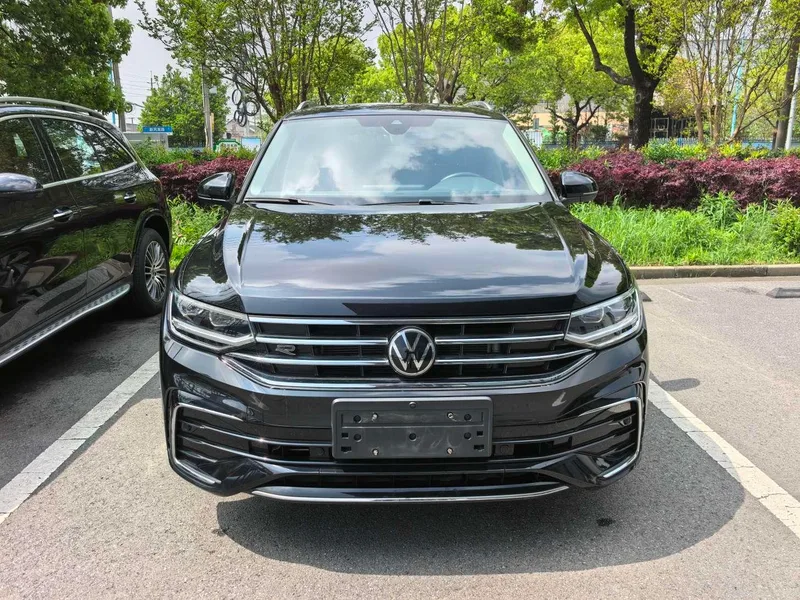 Volkswagen Tiguan L 2023 330TSI Deux roues motrices R-Line Version de plus en plus extérieur photo 2 Volkswagen Tiguan L 2023 330TSI Deux roues motrices R-Line Version de plus en plus extérieur photo 2