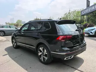 Volkswagen Tiguan L 2023 330TSI Deux roues motrices R-Line Version de plus en plus extérieur photo 4 Volkswagen Tiguan L 2023 330TSI Deux roues motrices R-Line Version de plus en plus extérieur photo 4