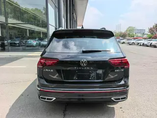 Volkswagen Tiguan L 2023 330TSI Deux roues motrices R-Line Version de plus en plus extérieur photo 5 Volkswagen Tiguan L 2023 330TSI Deux roues motrices R-Line Version de plus en plus extérieur photo 5