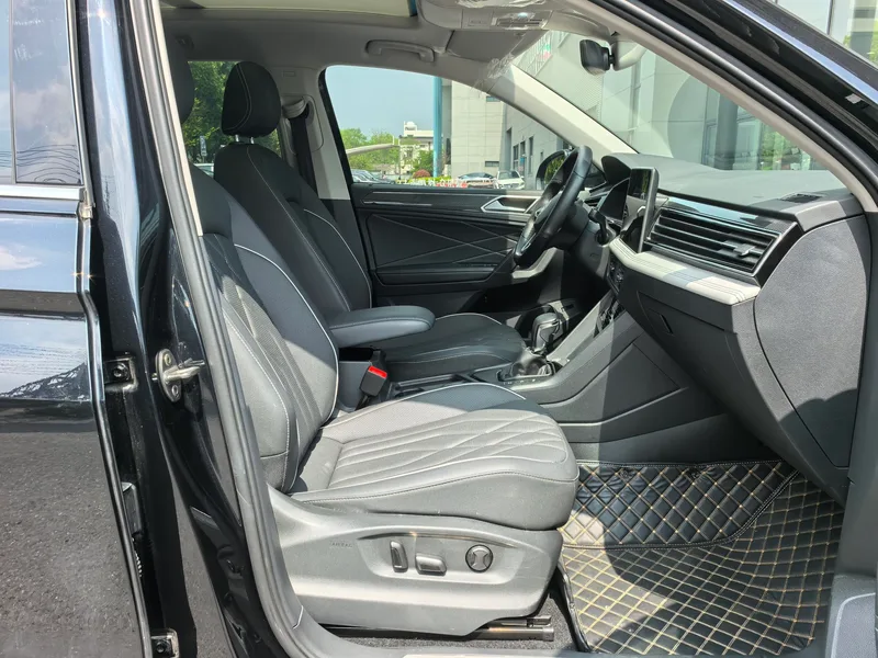 Volkswagen Tiguan L 2023 330TSI Deux roues motrices R-Line Version de plus en plus extérieur photo 9 Volkswagen Tiguan L 2023 330TSI Deux roues motrices R-Line Version de plus en plus extérieur photo 9