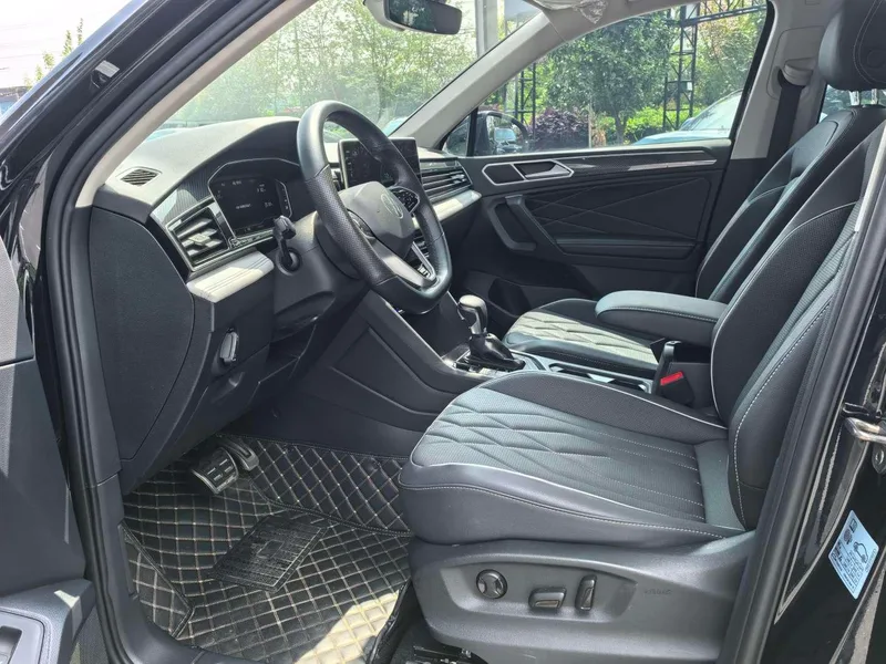 Volkswagen Tiguan L 2023 330TSI Deux roues motrices R-Line Version de plus en plus intérieur photo 10 Volkswagen Tiguan L 2023 330TSI Deux roues motrices R-Line Version de plus en plus intérieur photo 10