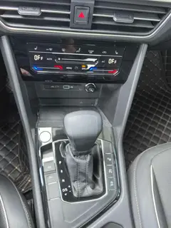 Volkswagen Tiguan L 2023 330TSI Deux roues motrices R-Line Version de plus en plus intérieur photo 18 Volkswagen Tiguan L 2023 330TSI Deux roues motrices R-Line Version de plus en plus intérieur photo 18