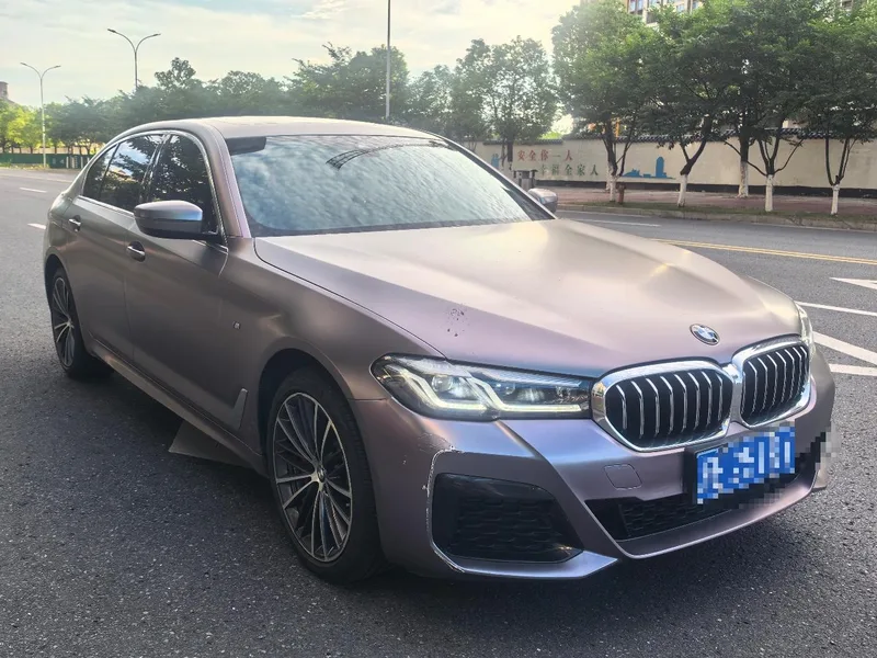 BMW 5 Series 2023 530Li Líder M Conjunto deportivo exterior foto 3 BMW 5 Series 2023 530Li Líder M Conjunto deportivo exterior foto 3