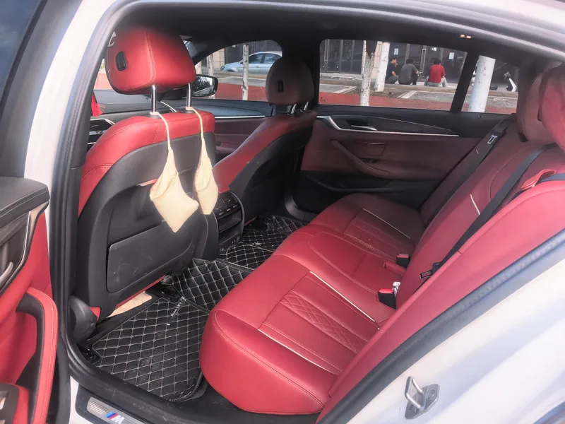 BMW 5 Series 2023 530Li Líder M Conjunto deportivo interior foto 9 BMW 5 Series 2023 530Li Líder M Conjunto deportivo interior foto 9