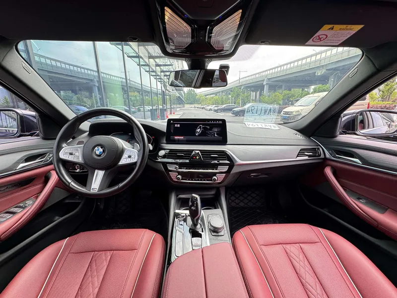 BMW 5 Series 2023 530Li Leading Type M Sports suit interior photo 11 BMW 5 Series 2023 530Li Leading Type M Sports suit interior photo 11