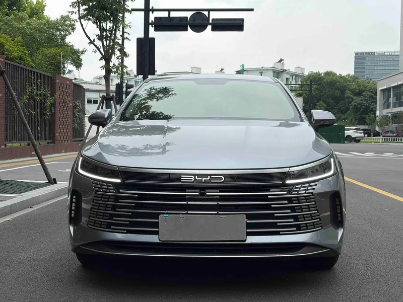 BYD Destroyer 05 2023 DM-i Champion Edition 55KM Luxury type exterior photo 2 BYD Destroyer 05 2023 DM-i Champion Edition 55KM Luxury type exterior photo 2