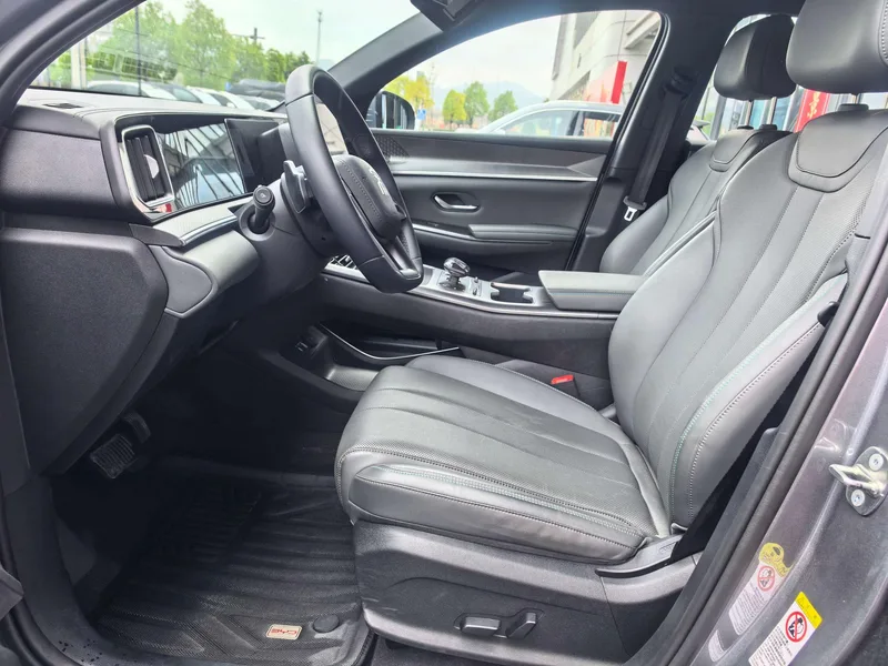 BYD Song Pro 2025 Second generation DM-i 115KM Transcendent exterior photo 4 BYD Song Pro 2025 Second generation DM-i 115KM Transcendent exterior photo 4