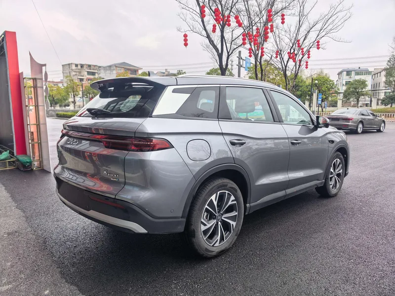 BYD Song Pro 2025 Second generation DM-i 115KM Transcendent exterior photo 5 BYD Song Pro 2025 Second generation DM-i 115KM Transcendent exterior photo 5