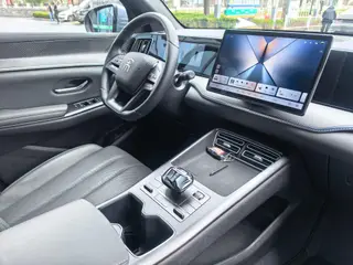 BYD Song Pro 2025 Second generation DM-i 115KM Transcendent exterior photo 6 BYD Song Pro 2025 Second generation DM-i 115KM Transcendent exterior photo 6