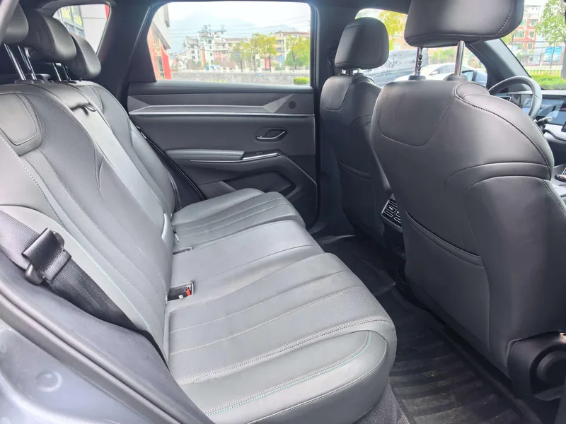 BYD Song Pro 2025 Second generation DM-i 115KM Transcendent exterior photo 8 BYD Song Pro 2025 Second generation DM-i 115KM Transcendent exterior photo 8