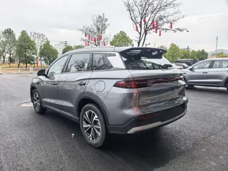 BYD Song Pro 2025 Second generation DM-i 115KM Transcendent interior photo 12 BYD Song Pro 2025 Second generation DM-i 115KM Transcendent interior photo 12