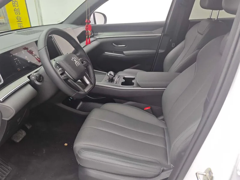 BYD Song Pro 2025 Second generation DM-i 75KM Leading Type interior photo 10 BYD Song Pro 2025 Second generation DM-i 75KM Leading Type interior photo 10