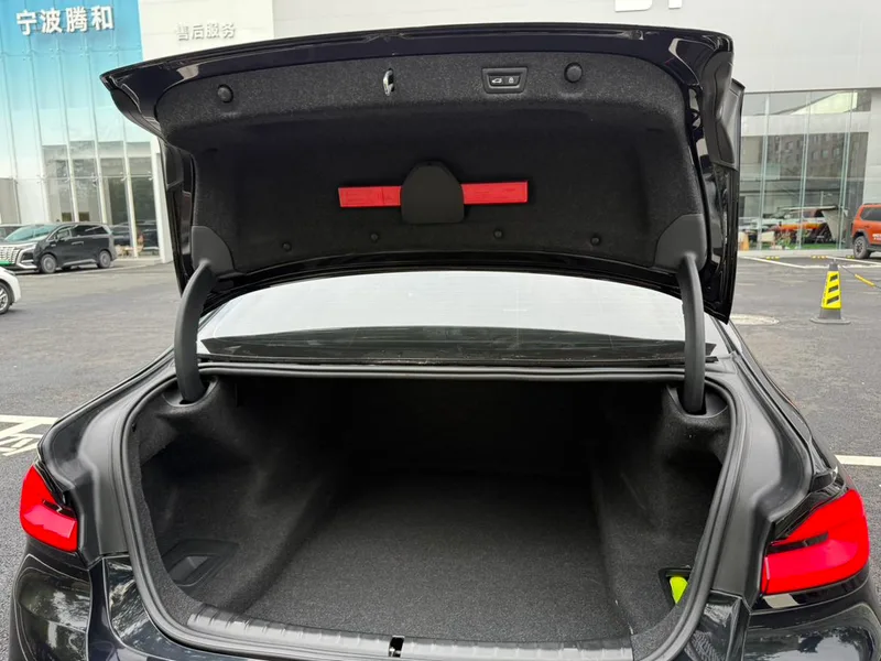BMW 5 Series 2022 530Li Premium Class M Sports suit interior photo 18 BMW 5 Series 2022 530Li Premium Class M Sports suit interior photo 18