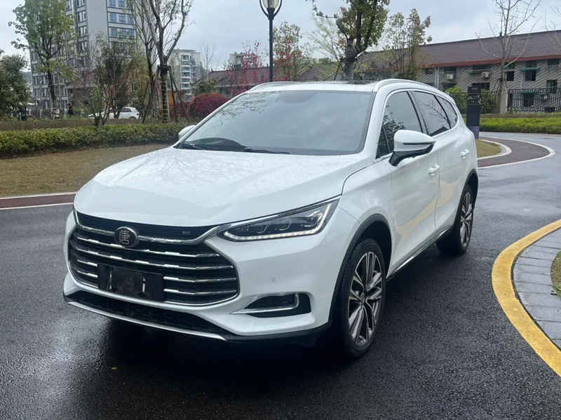 BYD Tang 2018 2.0T Automatic Zhilian Honorable Type 7 seat China V exterior photo 1 BYD Tang 2018 2.0T Automatic Zhilian Honorable Type 7 seat China V exterior photo 1