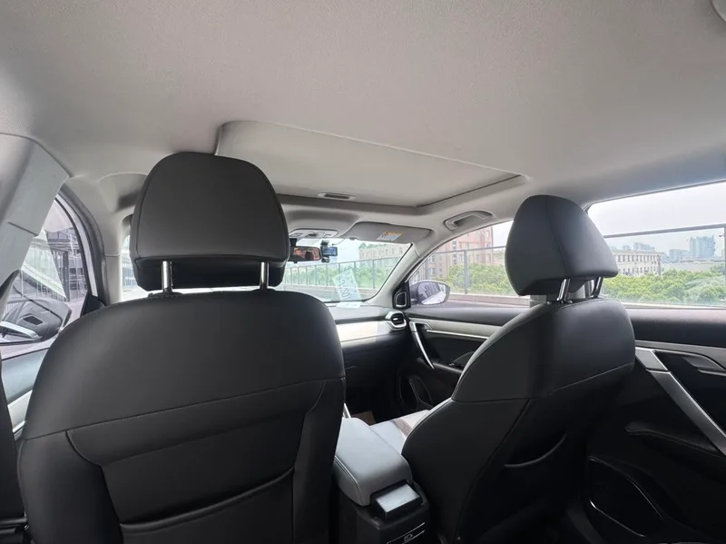 Geely Coolray 2023 1.5T DCT Version platine extérieur photo 7 Geely Coolray 2023 1.5T DCT Version platine extérieur photo 7