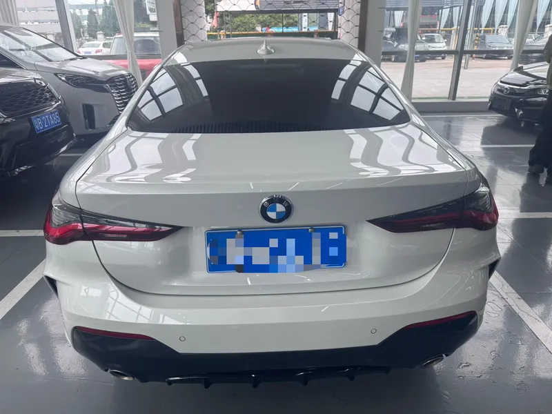 BMW 4 Series 2021 425i M Спортивный костюм интерьер фото 14 BMW 4 Series 2021 425i M Спортивный костюм интерьер фото 14
