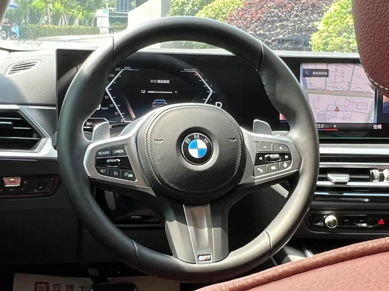 BMW 4 Series 2023 425i M Sports suit interior photo 13 BMW 4 Series 2023 425i M Sports suit interior photo 13