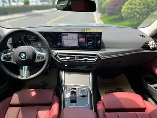 BMW 4 Series 2023 425i M Sports suit interior photo 14 BMW 4 Series 2023 425i M Sports suit interior photo 14