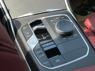 BMW 4 Series 2023 425i M Sports suit interior photo 16 BMW 4 Series 2023 425i M Sports suit interior photo 16