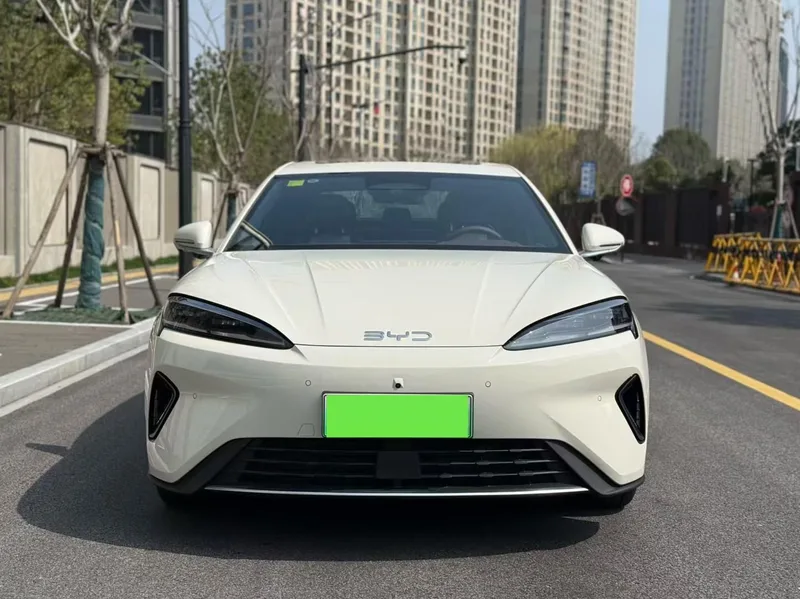 BYD Seal 2026 DM-i 135KM Premium Trim exterior photo 2 BYD Seal 2026 DM-i 135KM Premium Trim exterior photo 2