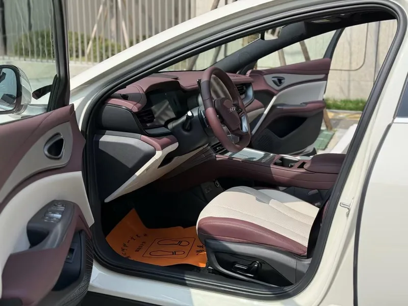 BYD Seal 2026 DM-i 135KM Premium Trim exterior photo 4 BYD Seal 2026 DM-i 135KM Premium Trim exterior photo 4