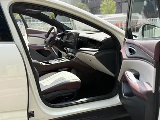 BYD Seal 2026 DM-i 135KM Premium Trim interior photo 6 BYD Seal 2026 DM-i 135KM Premium Trim interior photo 6