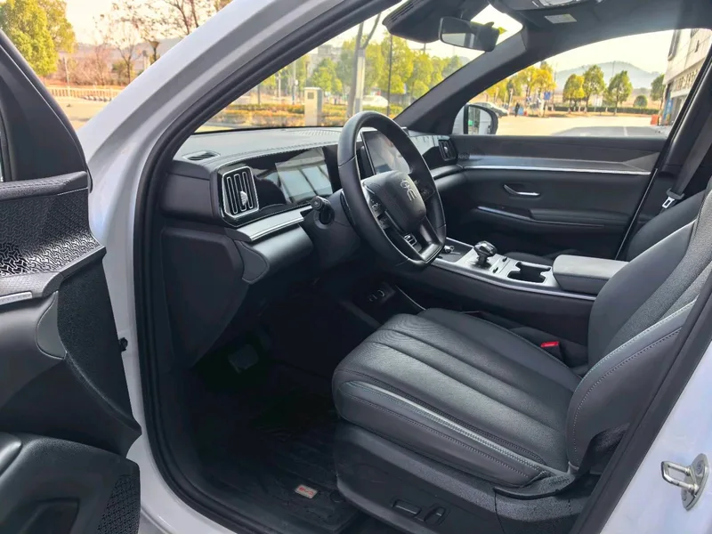 BYD Song Pro 2025 The second generation of intelligent driving version DM-i 115KM Transcendent exterior photo 8 BYD Song Pro 2025 The second generation of intelligent driving version DM-i 115KM Transcendent exterior photo 8