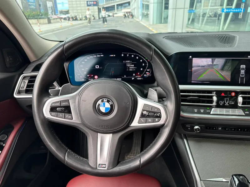 BMW 3 Series 2021 325Li M Set de nuit de sport intérieur photo 11 BMW 3 Series 2021 325Li M Set de nuit de sport intérieur photo 11