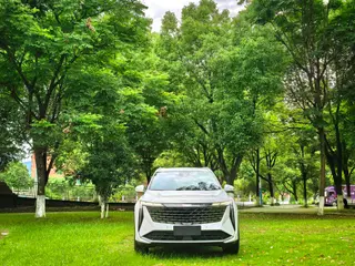 Geely Boyue L 2023 1.5TD DCT Premium Trim exterior photo 2 Geely Boyue L 2023 1.5TD DCT Premium Trim exterior photo 2