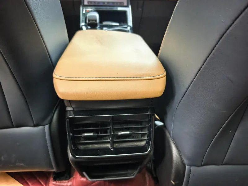 Geely Boyue L 2023 1.5TD DCT Premium Trim interior photo 12 Geely Boyue L 2023 1.5TD DCT Premium Trim interior photo 12