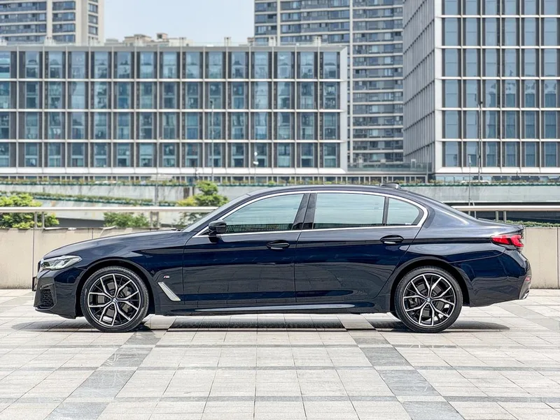 BMW 5 Series 2021 Restyling 530Li Premium Class M Sports suit exterior photo 3 BMW 5 Series 2021 Restyling 530Li Premium Class M Sports suit exterior photo 3