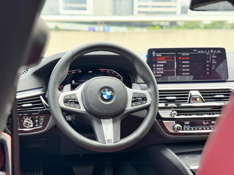 BMW 5 Series 2021 Restyling 530Li Premium Class M Sports suit interior photo 11 BMW 5 Series 2021 Restyling 530Li Premium Class M Sports suit interior photo 11