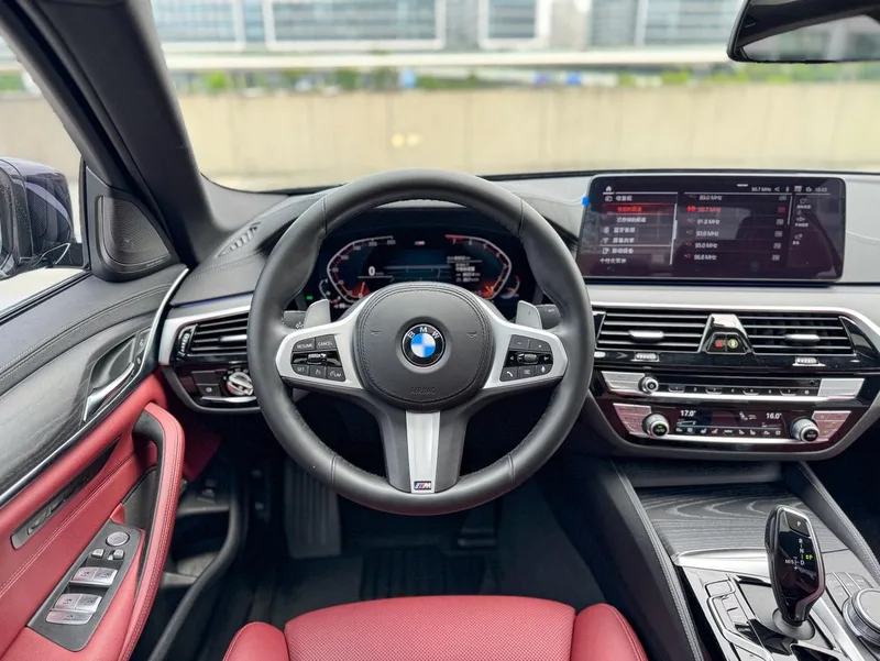BMW 5 Series 2021 Restyling 530Li Premium Class M Sports suit interior photo 12 BMW 5 Series 2021 Restyling 530Li Premium Class M Sports suit interior photo 12
