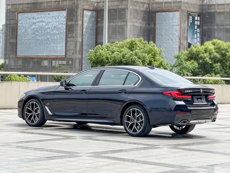 BMW 5 Series 2021 Restyling 530Li Premium Class M Sports suit interior photo 13 BMW 5 Series 2021 Restyling 530Li Premium Class M Sports suit interior photo 13