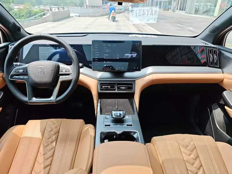 BYD Song L DM 2024 DM-i 112KM Transcendent interior photo 12 BYD Song L DM 2024 DM-i 112KM Transcendent interior photo 12