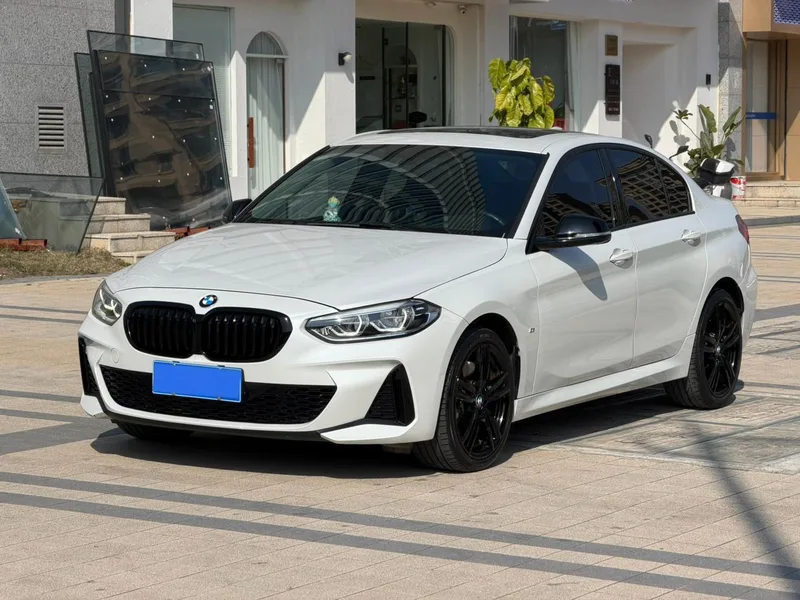BMW 1 Series 2023 125i M Sports Obsidian Night Edition exterior photo 1 BMW 1 Series 2023 125i M Sports Obsidian Night Edition exterior photo 1