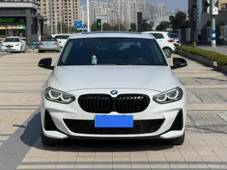 BMW 1 Series 2023 125i M Sports Obsidian Night Edition exterior photo 2 BMW 1 Series 2023 125i M Sports Obsidian Night Edition exterior photo 2
