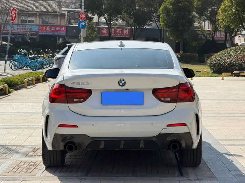 BMW 1 Series 2023 125i M Sports Obsidian Night Edition exterior photo 8 BMW 1 Series 2023 125i M Sports Obsidian Night Edition exterior photo 8